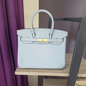 Famous Style Handbag